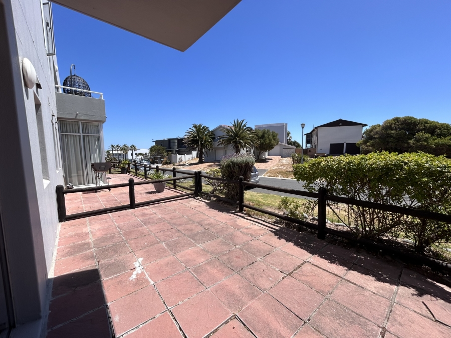 To Let 1 Bedroom Property for Rent in Van Riebeeckstrand Western Cape